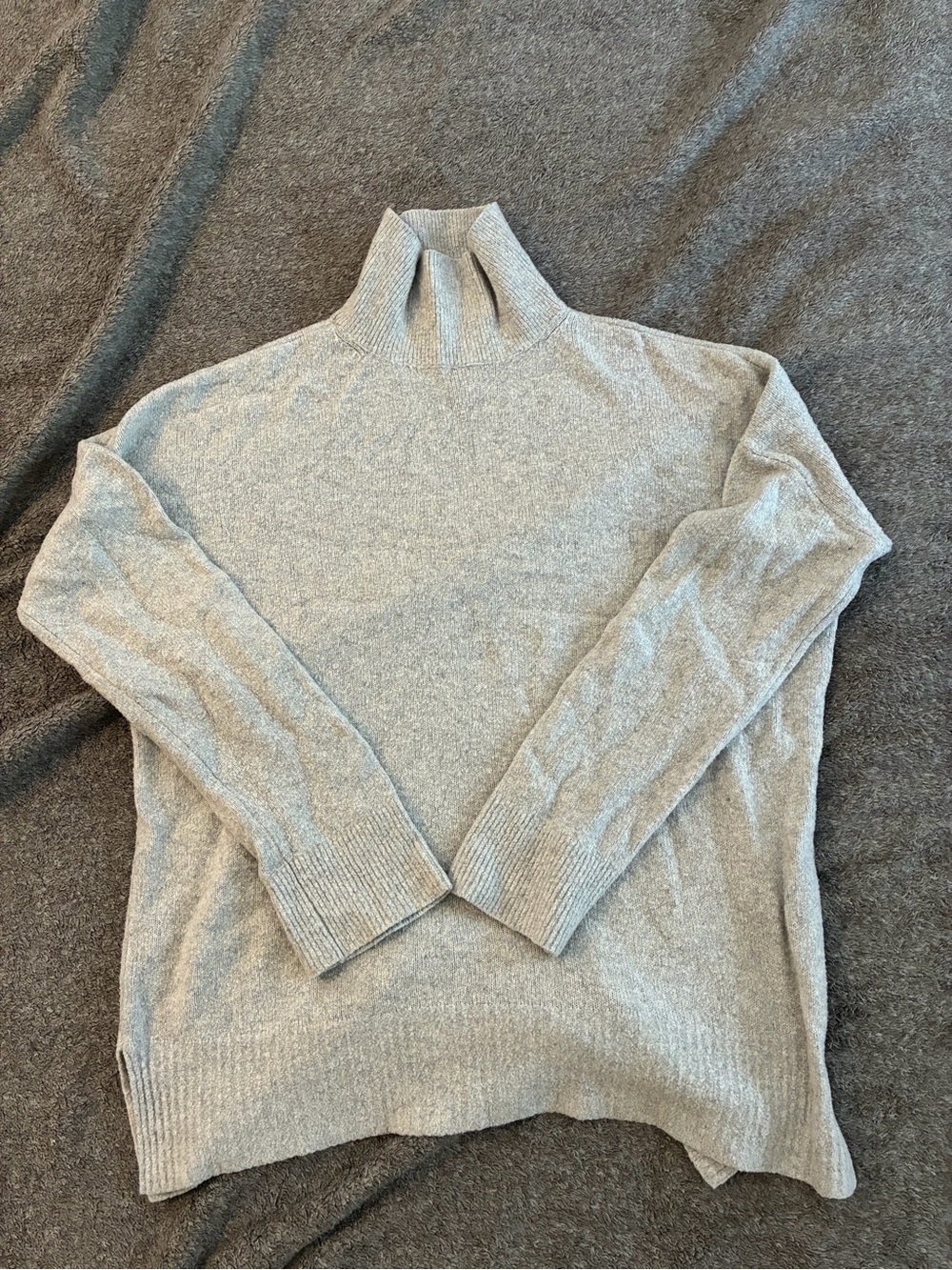 Abercrombie & Fitch light gray knit sweater